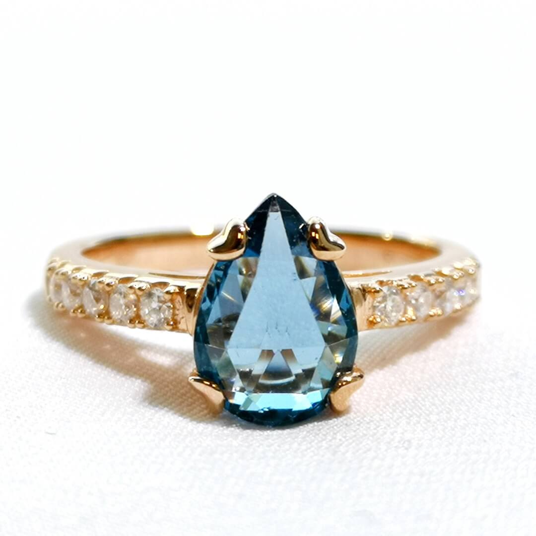 Sininen Topaz & Moissanite Ring 14 K keltainen kulta Vermeil