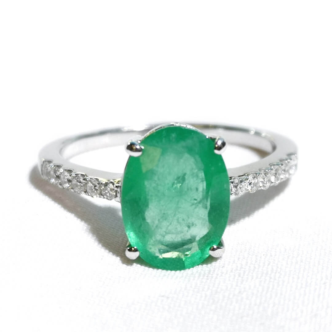 Emerald 3ct & Diamonds 18K White Gold Ring